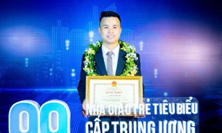 Thầy giáo trẻ thắp lửa đam mê tiếng Anh giữa đại ngàn Tây Nguyên