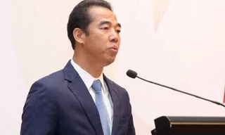 Vợ cựu thứ trưởng Tô Anh Dũng nhận túi quà 50.000 USD tại quán cà phê