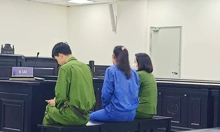 Tuyên án người phụ nữ vào trụ sở công an quận gây rối, đánh cảnh sát