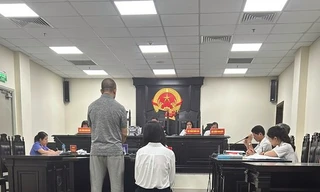 Vợ chồng cựu Giám đốc Cty CP cửa cuốn Úc - SmartDoor lĩnh án vì lừa đảo 