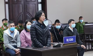 Nhóm bị cáo tại phiên phúc thẩm.