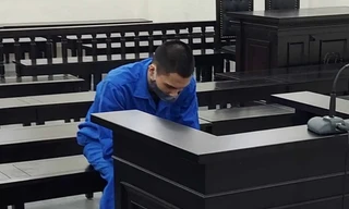 Vừa ly hôn vợ, gã trai 'làm bậy' với bé gái 13 tuổi