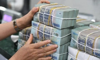 Vợ chồng giám đốc doanh nghiệp bị cáo buộc chiếm đoạt tiền ngân hàng 