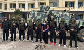 Bắt bị can truy nã đặc biệt ở Lóng Luông, khám xét nhà thu 3 khẩu súng