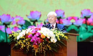 Tổng Bí thư: Chiến sĩ công an phải giữ mình thật trong sạch, không bị cám dỗ bởi danh lợi tầm thường