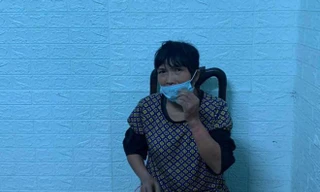 Người dân đi rừng bắt giữ nghi phạm giết chồng 'hờ' ở Tuyên Quang