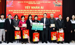 Tri ân các gia đình chính sách dịp Tết nguyên đán Quý Mão 