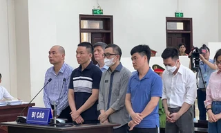 Phúc thẩm vụ án Việt Á: Phóng viên vất vả tác nghiệp vì chỉ được dùng giấy bút 