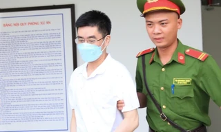 Cựu điều tra viên nói 'bỏ lọt hành vi phạm tội của nhiều người'