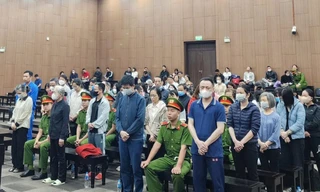 Ông ‘trùm’ thiết bị y tế trốn truy nã ở Mỹ gửi đơn tới phiên tòa xét xử vắng mặt 