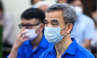 Cựu Giám đốc Bệnh viện Tim Hà Nội: 'Chỉ định thầu là sai, nhưng không còn cách nào khác'