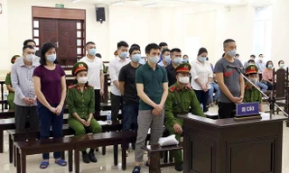 14 bị cáo trong vụ án xảy ra tại Công ty Nhật Cường. 