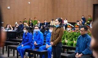 'Siêu lừa' gửi lời xin lỗi, nhiều cán bộ ngân hàng bật khóc nói lời sau cùng