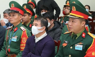 Vụ buôn lậu 200 triệu lít xăng: Cựu đại tá Biên phòng từng kêu oan bất ngờ nhận tội 