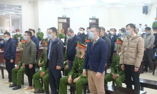 Nhóm bị cáo trong vụ án.