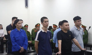 Vợ chồng cựu công an phường ở Hà Nội lĩnh án vì cho đồng nghiệp vay lãi 'cắt cổ'