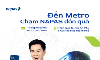 Chủ thẻ Napas đi Metro 'xé túi mù' nhận quà tặng bất ngờ 