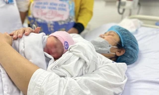 Lao động nữ sinh con thứ 2 có thể nghỉ thai sản tới 7 tháng 