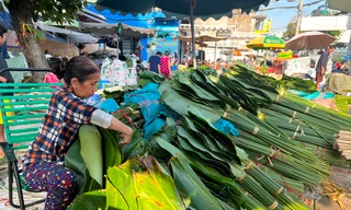 Hiu hắt chợ lá dong duy nhất ở Sài Gòn ngày cuối năm