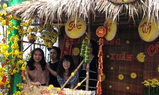 TPHCM: Tết về trên từng góc phố