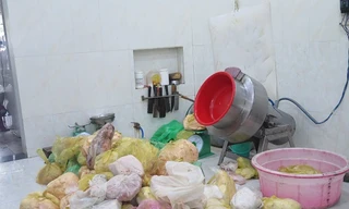 Nguyên liệu chế biến chả lụa đều không có nguồn gốc