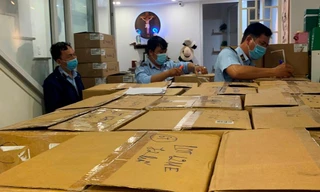 Phát hiện hàng ngàn mỹ phẩm ngoại trong ngôi nhà 'nội bất xuất, ngoại bất nhập'