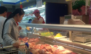 Heo bình ổn lại tăng giá khiến bà nội trợ phải tính toán kỹ hơn