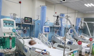 Nhiều bệnh nhân viêm tụy do bia rượu phải lọc máu tại BV Bình Dân (ảnh: BVCC)