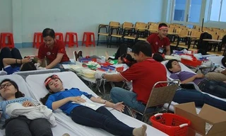 TPHCM lo thiếu máu do người dân sợ virus corona