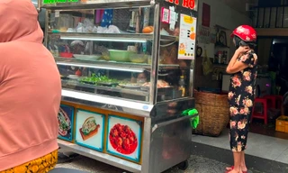 Quán ăn, hàng rong nói tăng giá 'do thuế', hóa đơn điện tử áp dụng với trường hợp nào?