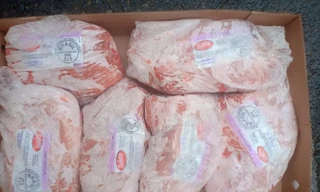 Hoa mắt vì lợn hơi neo cao, thịt nhập khẩu 'loạn giá'