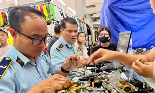 'Đột kích' Saigon Square 