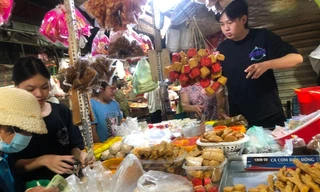 Giá thực phẩm ở chợ truyền thống ‘leo thang’