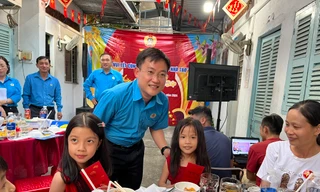 Vui Tết cùng công nhân xóm trọ 