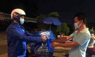 Mua hàng online, giao hàng tận nhà là xu hướng trong mùa dịch