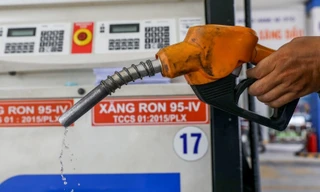 Nóng: Đề xuất giảm thuế nhập khẩu xăng dầu về 0%