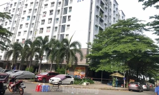 Cơ quan chức năng hạn chế người ra vào khu vực có người mắc COVID-19 tại chung cư Ehome 3