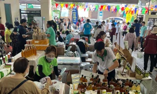 Săn lùng món ‘tam tai’ măng cụt ở chợ khởi nghiệp