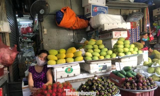 Chợ "nhà giàu" Bến Thành những ngày sau cách ly