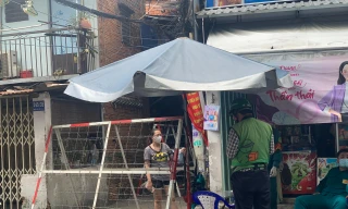 Người dân khu Mả Lạng (Q.1) lo lắng khi lần thứ 2 bị cách ly, phong tỏa (ảnh: N.T)