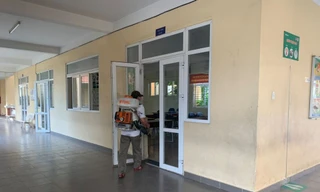 Khử khuẩn phòng bệnh dịch (ảnh: HCDC)