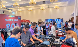 Sắp có đợt giảm giá hàng hiệu tới 90%