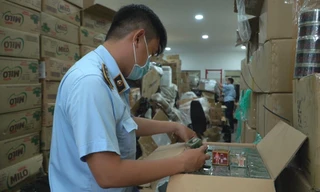 TPHCM: Phát hiện lô hàng thuốc, mỹ phẩm ‘khủng’ nghi nhập lậu
