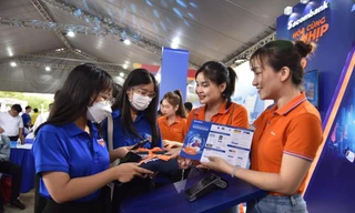 Chuyến xe không tiền mặt tiếp cận hơn 2 vạn người