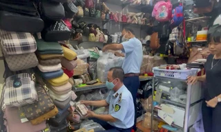 ‘Đánh chặn’ hàng giả, hàng lậu như muối bỏ bể 