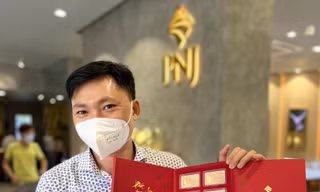 TPHCM: Vàng có thương hiệu 'cháy hàng' trong ngày vía Thần Tài