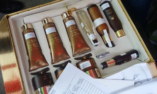 Bộ mỹ phẩm Deaura trị giá 43 triệu đồng