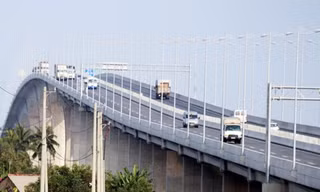 TPHCM thử nghiệm cảm biến đo độ rung cầu đường