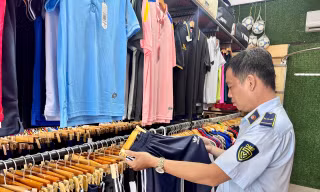 Quản lý thị trường TPHCM liên tiếp phát hiện hàng giả, hàng lậu