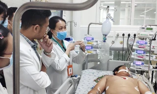 Chỉ vấp té do sợi dây, nam sinh nhiễm trùng toàn thân. Ảnh do BVCC